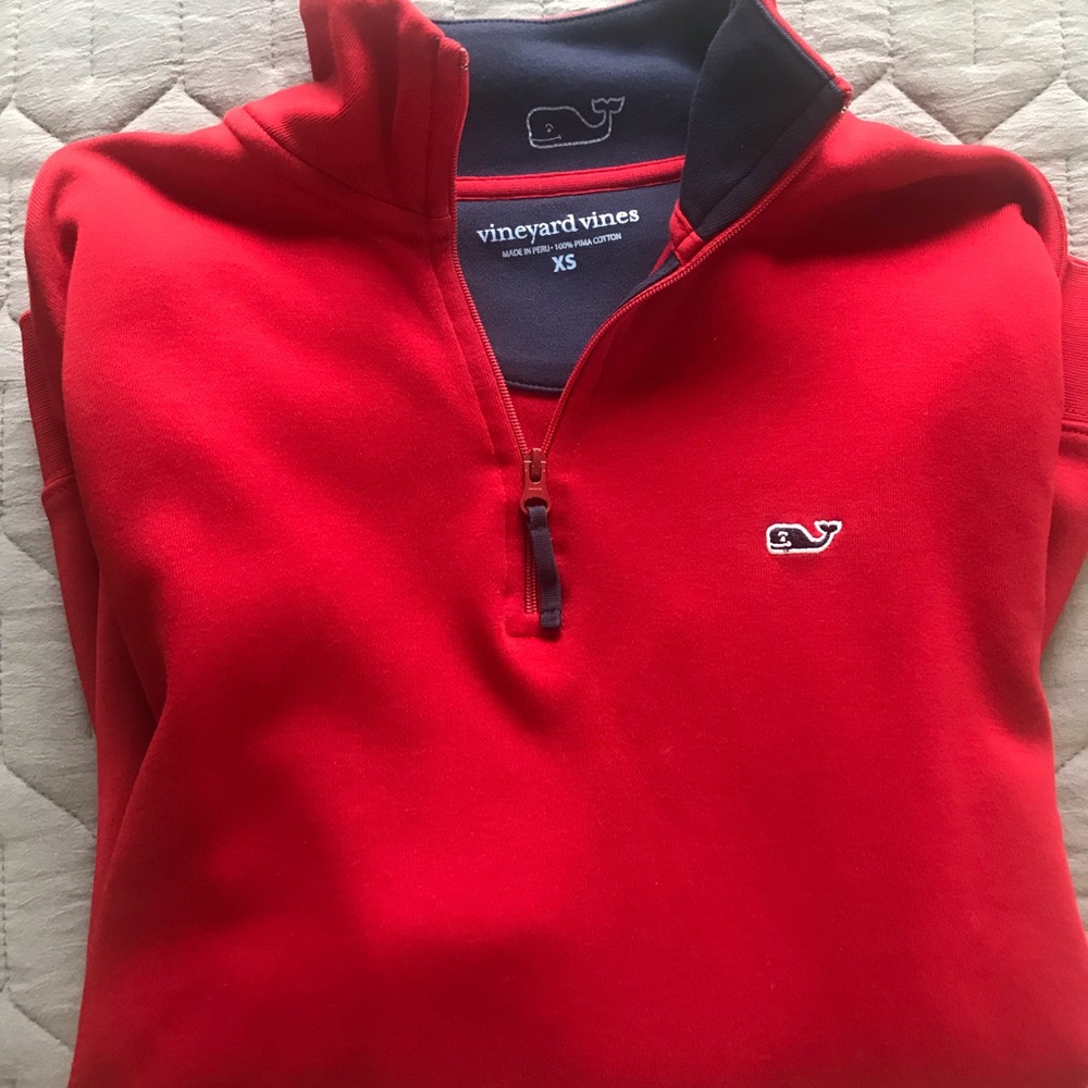 Vineyard Vines quarter zip sweatshirt. Mens x-small